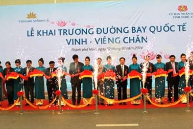 Chính thức khai trương đường bay quốc tế Vinh - Viêng Chăn 