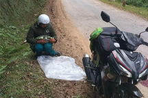 Trung tá công an làm "bà đỡ" giúp sản phụ sinh con ngay bên đường