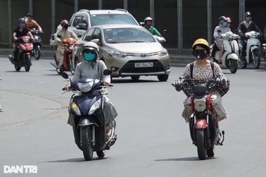 Miền Bắc nóng 37 độ C, mưa dông chiều tối