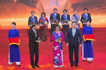 Chủ tịch PNJ nhận giải doanh nhân tiêu biểu 2022