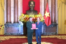 Thứ trưởng Bộ Quốc phòng Phạm Hoài Nam được thăng quân hàm Thượng tướng