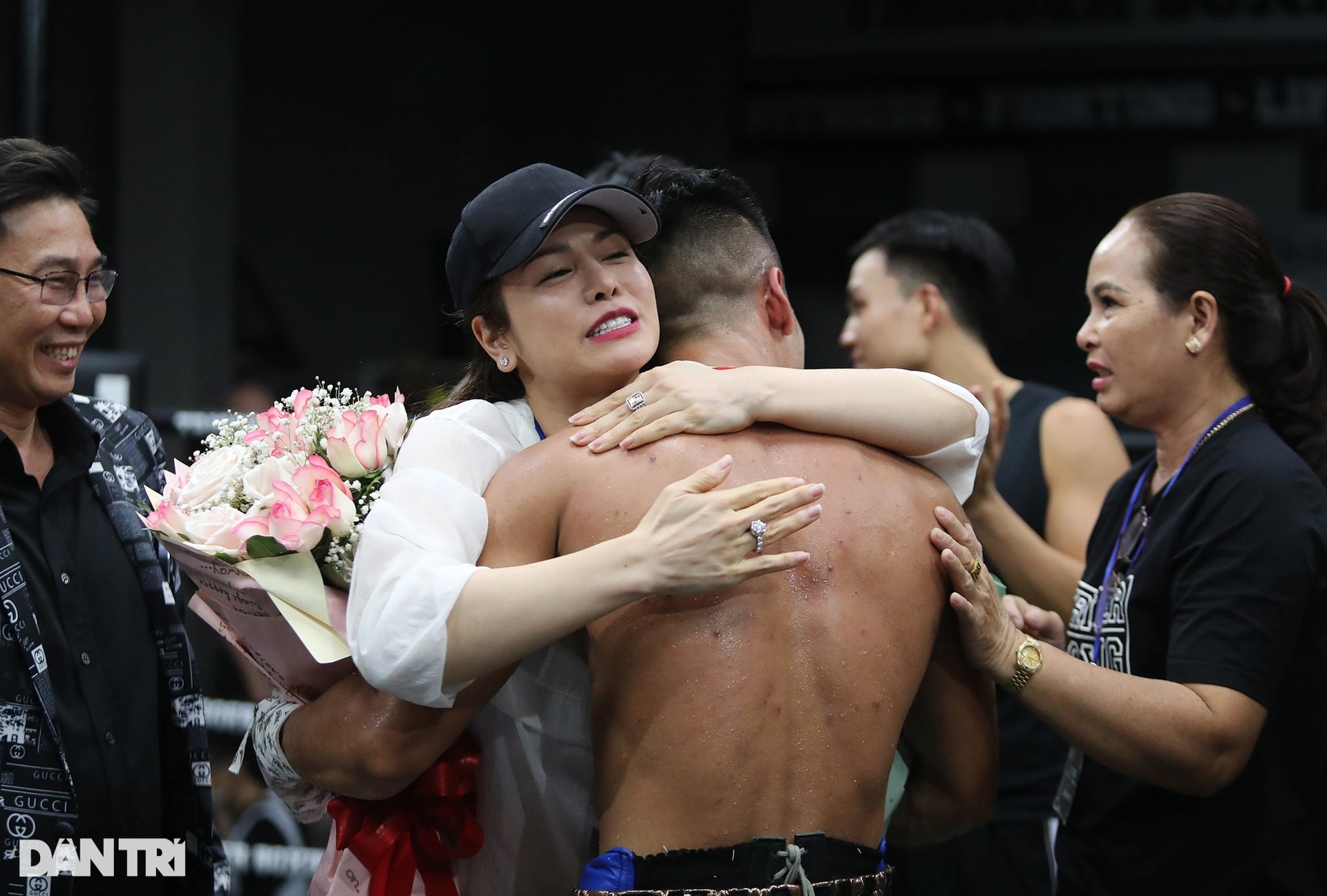 Nhà vô địch WBC châu Á Trần Văn Thảo hạ knock-out tay đấm Thái Lan - 17