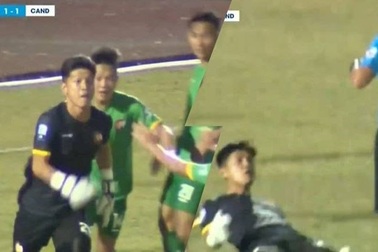 Báo châu Âu sốc nặng vì hành vi khiêu khích trọng tài của thủ môn Cần Thơ