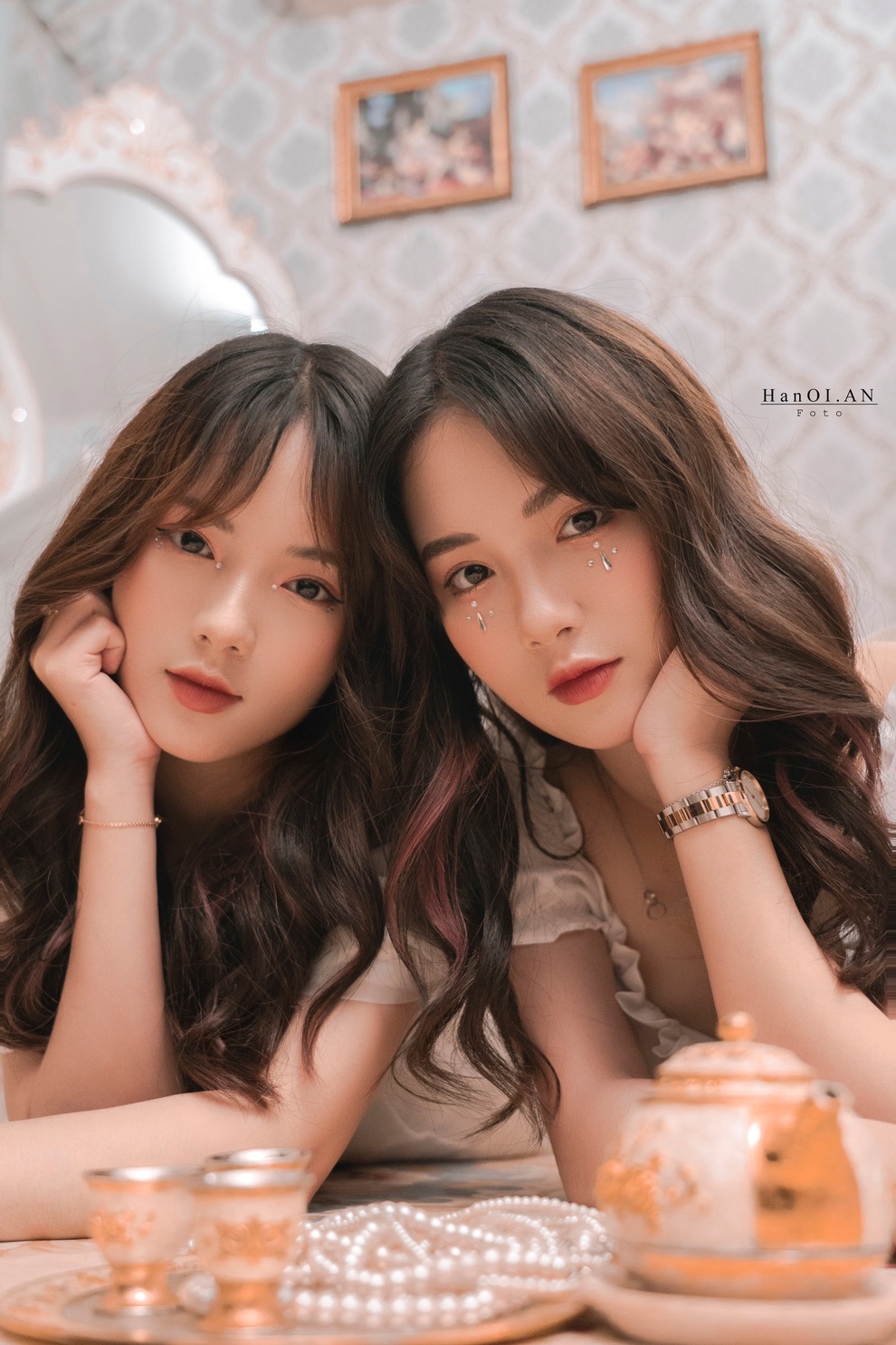 Cặp chị em song sinh Hằng - Nga nổi tiếng ở Đại học Thương mại - 7 Cặp chị em song sinh Hằng - Nga nổi tiếng ở Đại học Thương mại - 7