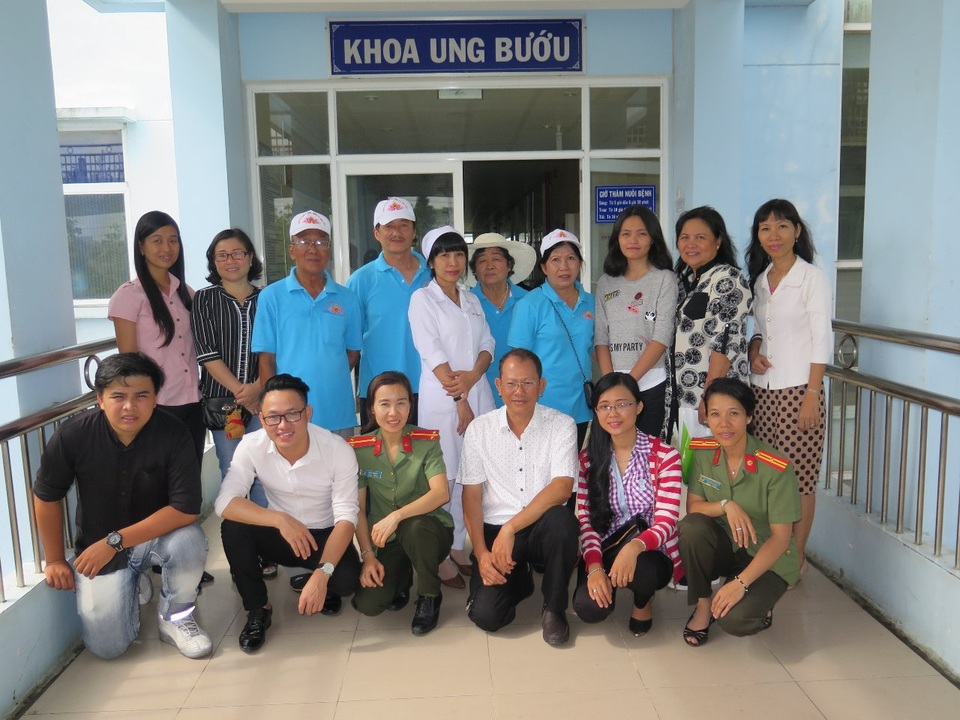 Hãy sống vui, sống khỏe để chiến thắng ung thư - 4 Hãy sống vui, sống khỏe để chiến thắng ung thư - 4