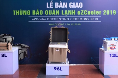 Hơn 600 thùng bảo quản vắc xin chuyên dụng được bàn giao cho các địa phương