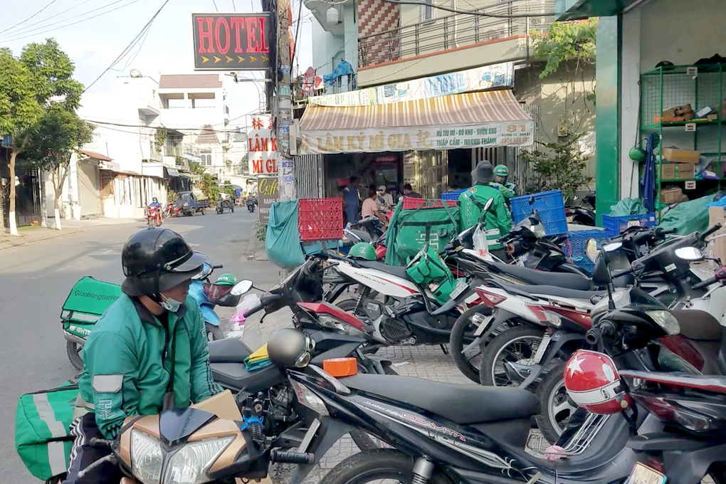 Nhân viên giao hàng bị trộm xe máy ở TPHCM - 2 Nhân viên giao hàng bị trộm xe máy ở TPHCM - 2