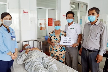 Bạn đọc giúp cựu binh với nhiều vết thương chiến tranh gần 45 triệu đồng