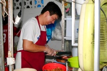 Chủ quán hủ tiếu tiết lộ bí quyết bán 200 tô/ngày, nhờ ký ức cùng mẹ