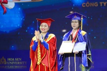 Thủ khoa đại học: "Đừng áp lực vì con nhà người ta"