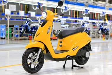 Lộ diện hai mẫu xe máy điện mới của VinFast, hứa hẹn có "giá sinh viên"