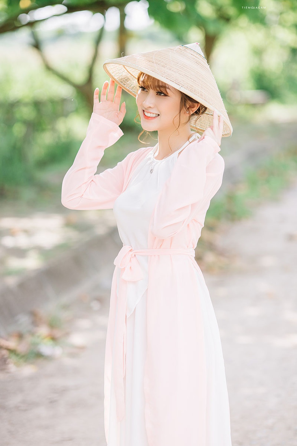 Nét duyên thầm của thiếu nữ quê quan họ Bắc Ninh trong bộ áo yếm - 5 Nét duyên thầm của thiếu nữ quê quan họ Bắc Ninh trong bộ áo yếm - 5