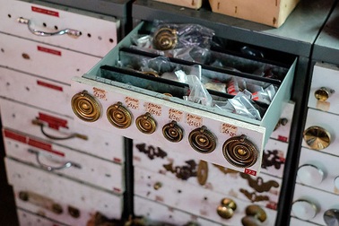 Thu mua phế liệu cũ, thợ xây thành tỷ phú sau một đêm