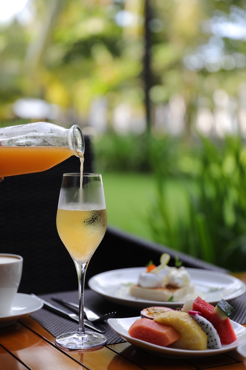 Hãy đánh thức buổi sáng với ly rượu vang sủi - 2 Hãy đánh thức buổi sáng với ly rượu vang sủi - 2