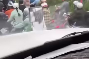 Tài xế container chỉ ra những điểm mù người đi xe máy cần tránh