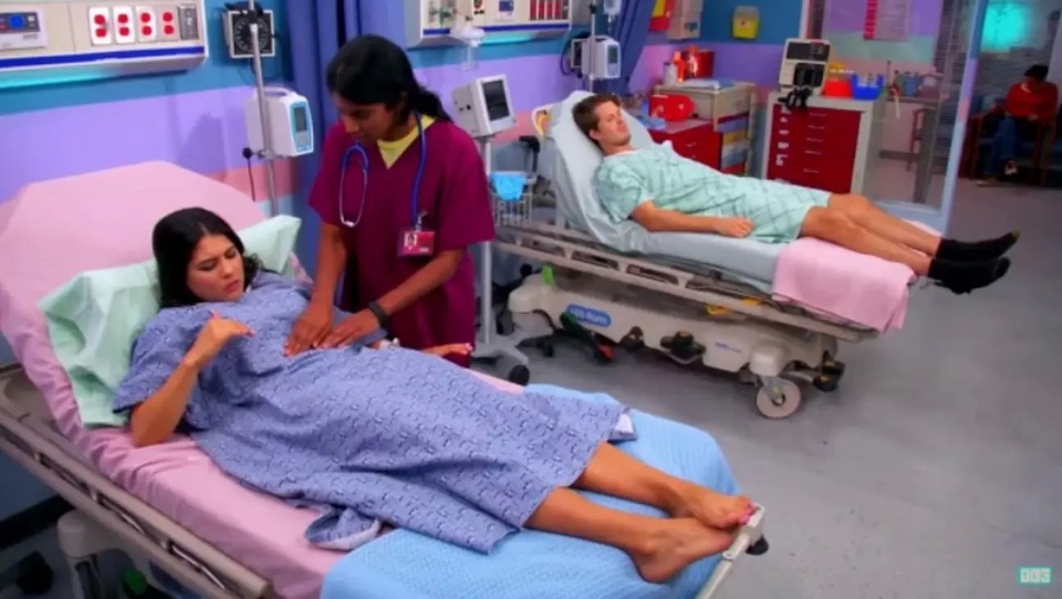 Vợ chồng cùng nhập viện sau tai nạn hâm nóng đời sống gối chăn - 1 Vợ chồng cùng nhập viện sau tai nạn hâm nóng đời sống gối chăn - 1