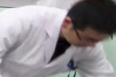 Cứu 40 bệnh nhân một đêm, bác sĩ qua đời vì kiệt sức