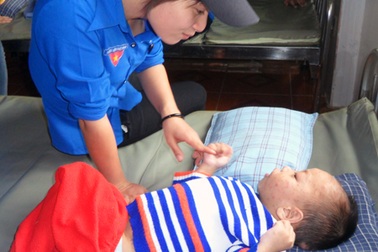 Vui cùng trẻ khuyết tật tại Trung tâm 19-3