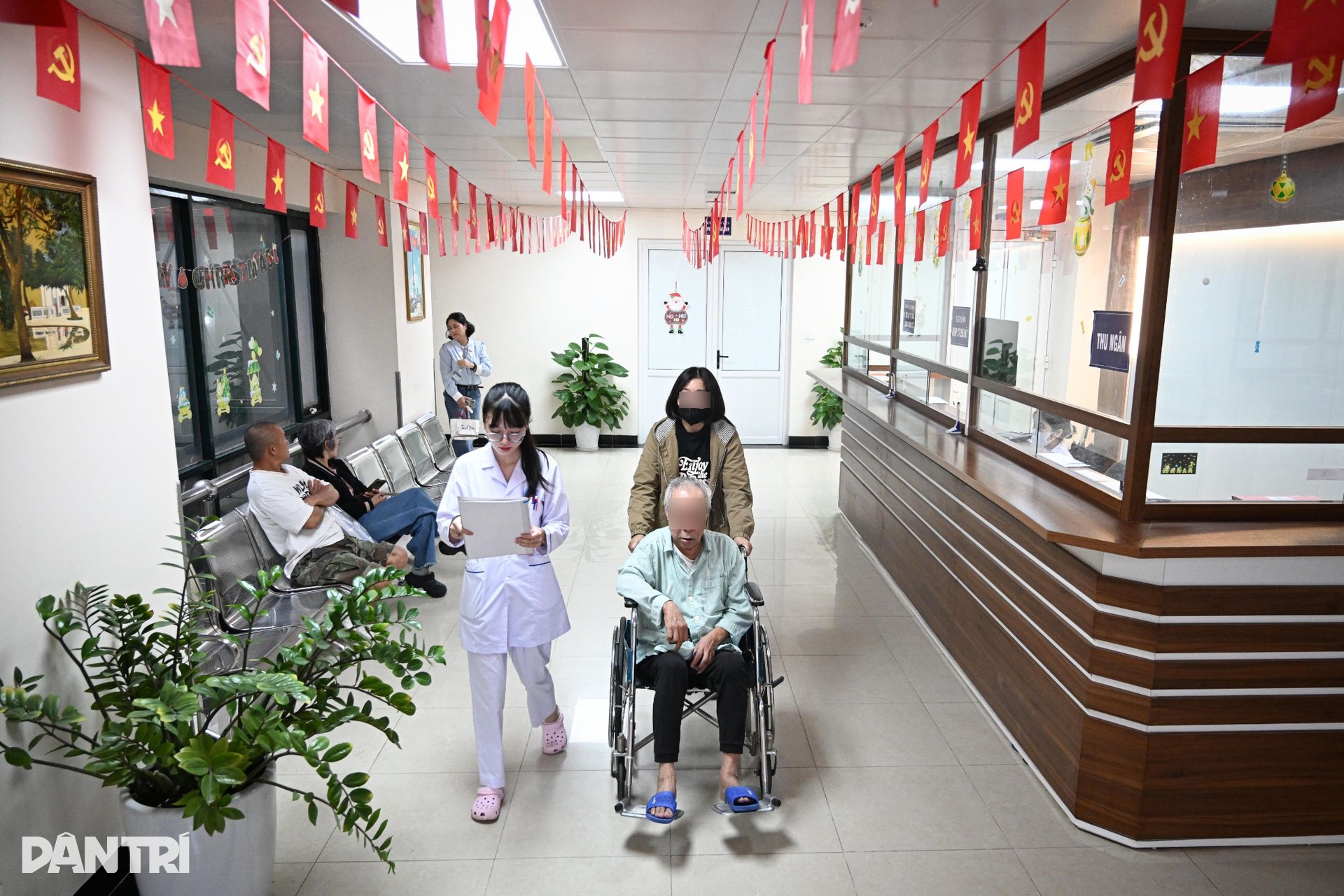 Nín thở xem bác sĩ giải cứu bộ não sắp chết ngạt của bệnh nhân đột quỵ - 7