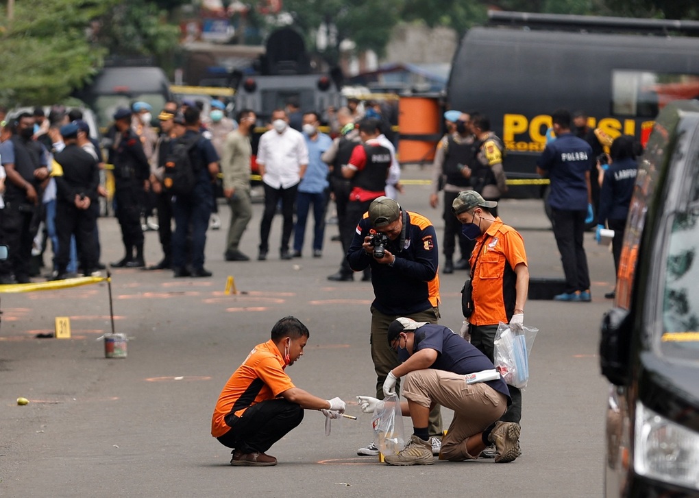 Đánh bom liều chết tại đồn cảnh sát Indonesia, ít nhất 2 người thiệt mạng - 3 Đánh bom liều chết tại đồn cảnh sát Indonesia, ít nhất 2 người thiệt mạng - 3