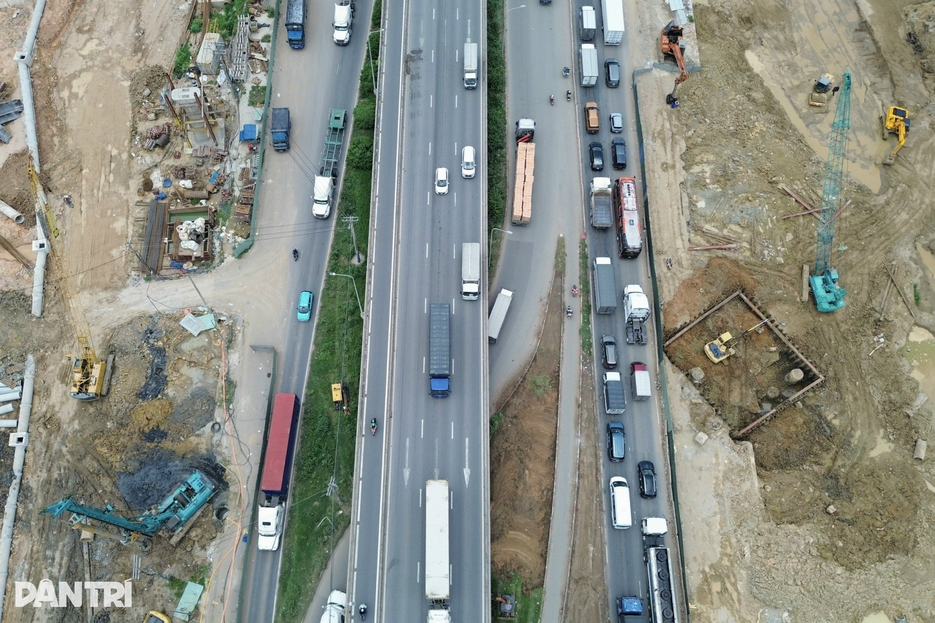 Tất bật ở đại công trường nút giao phức tạp nhất Vành đai 3 TPHCM - 2 Tất bật ở đại công trường nút giao phức tạp nhất Vành đai 3 TPHCM - 2
