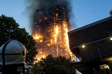 Những “người hùng” trong vụ cháy tháp 24 tầng ở London