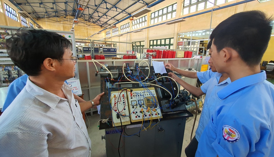 Phú Yên: Lợi ích kép khi vừa học nghề vừa học văn hóa - 5 Phú Yên: Lợi ích kép khi vừa học nghề vừa học văn hóa - 5