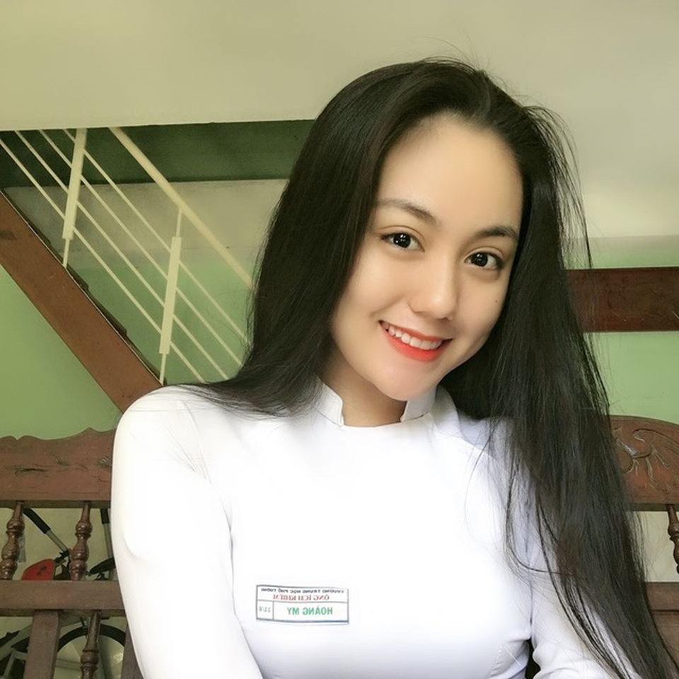 2 nữ sinh Việt như bản sao Địch Lệ Nhiệt Ba cực xinh với áo dài, đồng phục - 2 2 nữ sinh Việt như bản sao Địch Lệ Nhiệt Ba cực xinh với áo dài, đồng phục - 2