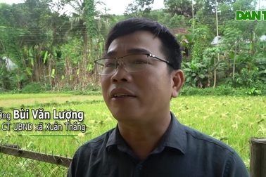 Trường xuống cấp, không có nhà vệ sinh, cô trò vùng cao phải đi nhờ nhà dân