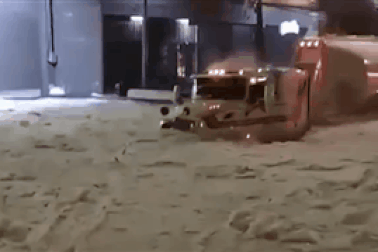 Hy hữu thành phố Mexico hóa sông băng sau trận mưa đá