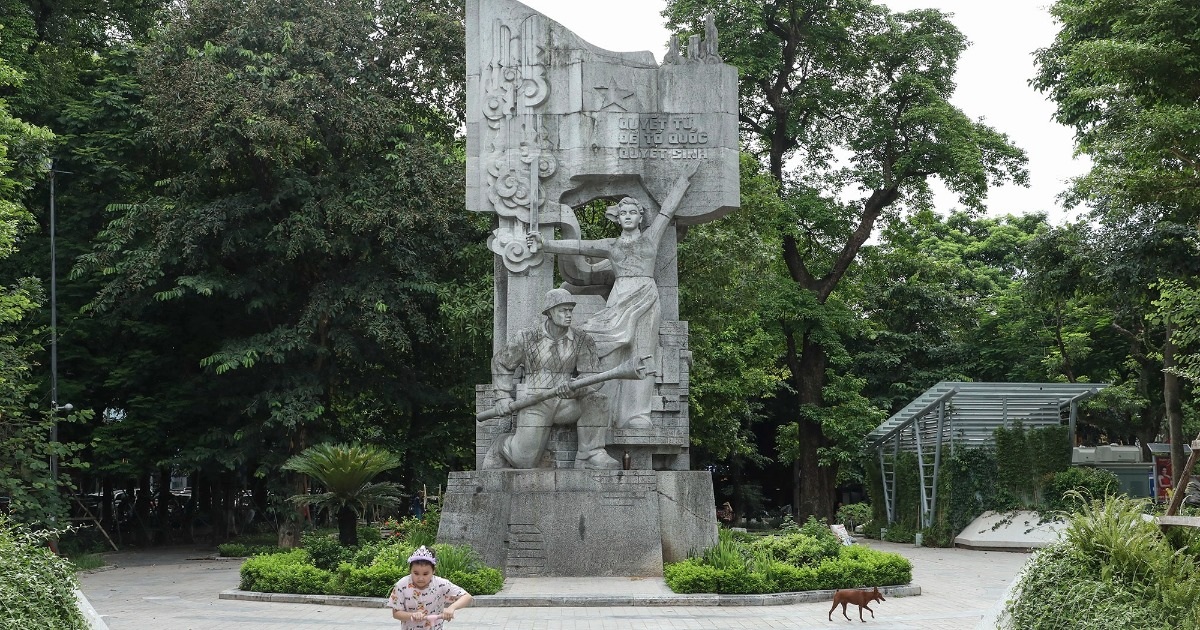 Gallery - Những tượng đài cảm tử trong lòng Hà Nội | Báo Dân trí