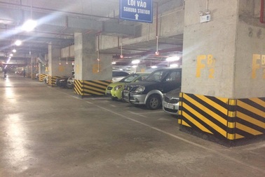 Khó tin mức giá gửi xe ô tô 200 ngàn đồng/đêm ở Hà Nội