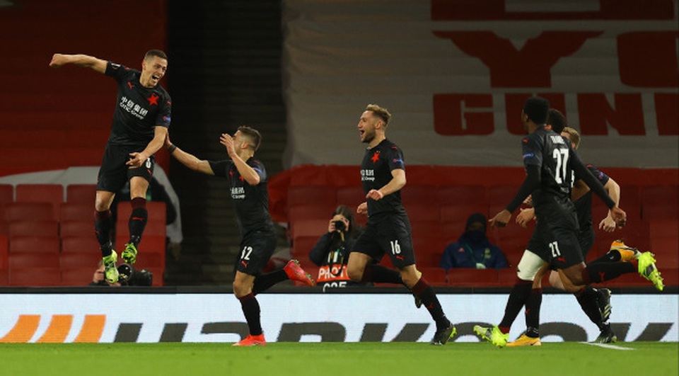 Man Utd mở toang cửa vào bán kết, Arsenal sảy chân đáng tiếc - 7 Man Utd mở toang cửa vào bán kết, Arsenal sảy chân đáng tiếc - 7