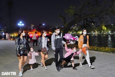 Nhiều quận, huyện "nín thở" đợi Hà Nội công bố cấp độ dịch