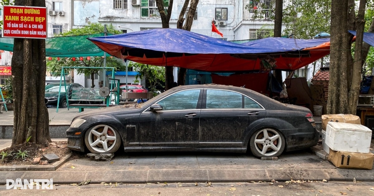 Thợ xe nói về khả năng phục hồi chiếc Mercedes-AMG S63 bỏ hoang gần 10 năm