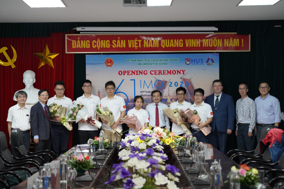 Kỳ thi Olympic Toán quốc tế 2020 tại Việt Nam: Chưa từng có trong tiền lệ - 1 Kỳ thi Olympic Toán quốc tế 2020 tại Việt Nam: Chưa từng có trong tiền lệ - 1