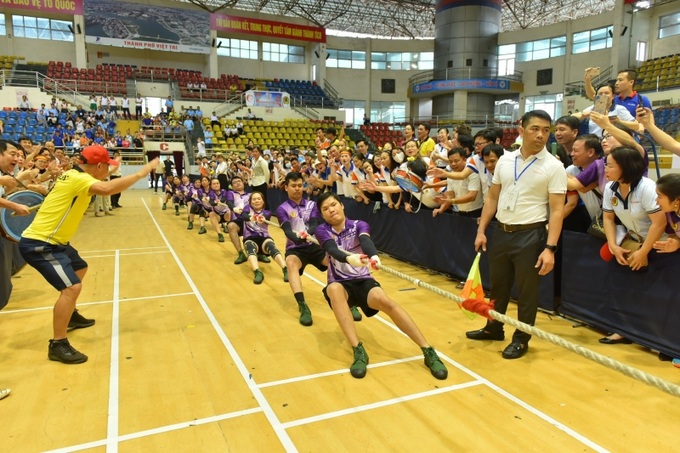 Tranh tài tại môn kéo co