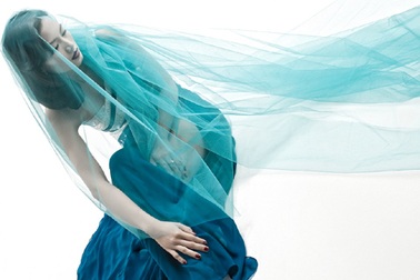 Anh Thư bay bổng với váy dạ hội 