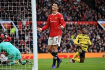 Ronaldo vô duyên "hết nấc", Man Utd chia điểm với Watford