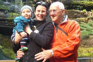 Lấy chồng 77 tuổi, bất ngờ hết... vô sinh