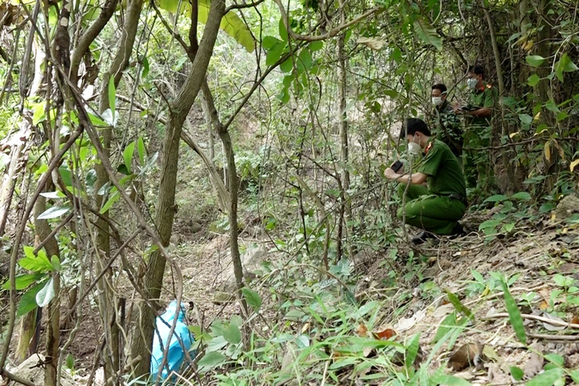 Tử hình kẻ hiếp dâm, sát hại bé gái 12 tuổi trên núi - 2 Tử hình kẻ hiếp dâm, sát hại bé gái 12 tuổi trên núi - 2