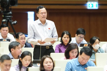 "Thu nhập thấp bào mòn liêm sỉ của cán bộ, công chức"