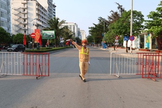 Hình ảnh trái ngược so với cùng thời điểm năm trước tại biển Sầm Sơn - 2