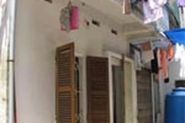 Tổ dân phố bán đất công chia tiền cho dân