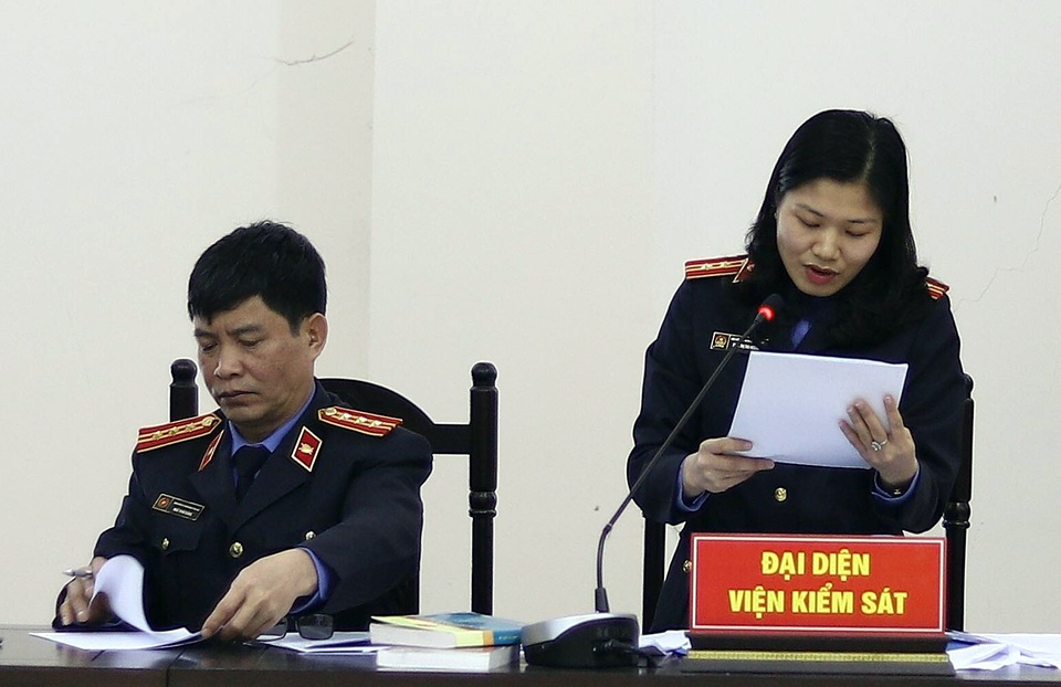Thiếu tướng tình báo lừa đảo gần 100 tỷ, ra tòa vẫn tự xưng là đặc vụ - 2 Thiếu tướng tình báo lừa đảo gần 100 tỷ, ra tòa vẫn tự xưng là đặc vụ - 2