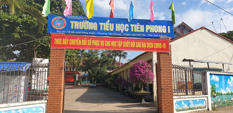 Con nhỏ mắc bệnh hiểm nghèo, thầy giáo gạt nước mắt hoàn thành sứ mệnh cao cả - 9 Con nhỏ mắc bệnh hiểm nghèo, thầy giáo gạt nước mắt hoàn thành sứ mệnh cao cả - 9