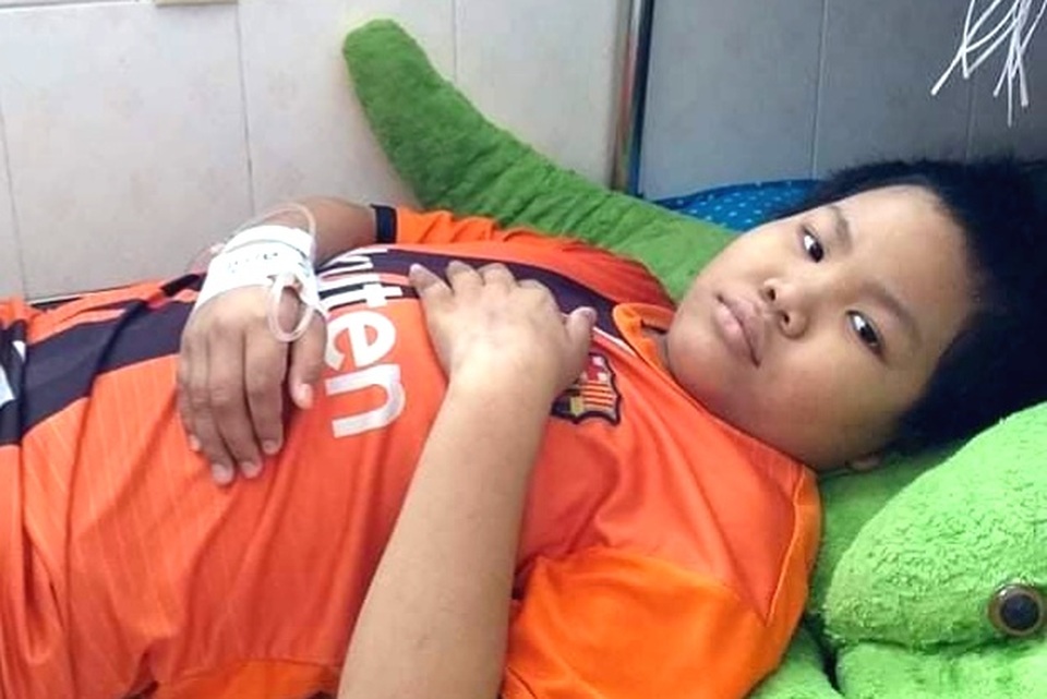 Chàng trai mắc bệnh hiểm nghèo: Con chết mẹ không có tiền mua quan tài đâu - 2 Chàng trai mắc bệnh hiểm nghèo: Con chết mẹ không có tiền mua quan tài đâu - 2