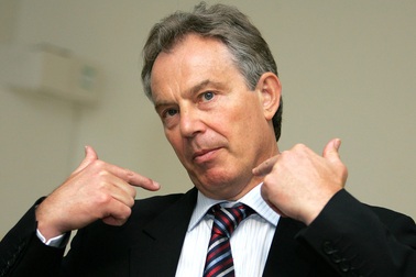 Cựu Thủ tướng Tony Blair bị cấm dùng "chùa" các đại sứ quán Anh