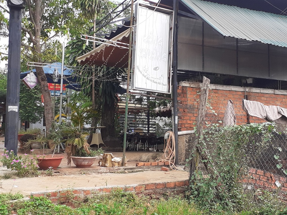 Truy tố hai bị can chống người thi hành công vụ trong phòng chống Covid-19 - 2 Truy tố hai bị can chống người thi hành công vụ trong phòng chống Covid-19 - 2