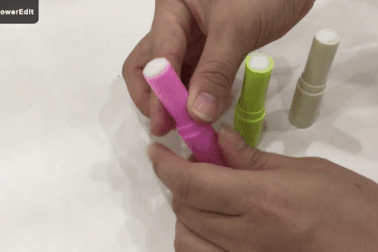 Chuyên gia mách nước chị em công thức làm son dưỡng 100% từ thiên nhiên cực dễ